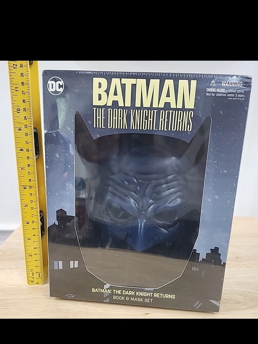 BATMAN The Dark Knight Returns BOOK & MASK SET Frank Miller DC COMICS
